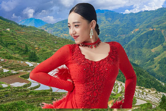 其他人惊讶，同样的好奇。他们没凑过来，但是聪明地打开了手机，搜索相关的新闻。