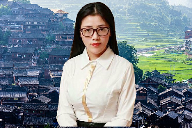 JM假面呸了一口，吐出些许黄沙，然后再无半点留念，直接登上了前往星城的飞机。