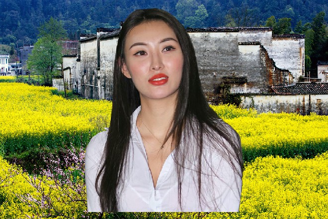 大野猪嘴含獠牙,居然还能喷黑雾。少年尼曼与小伙伴,被追得屁滚尿流,哀嚎大哭。