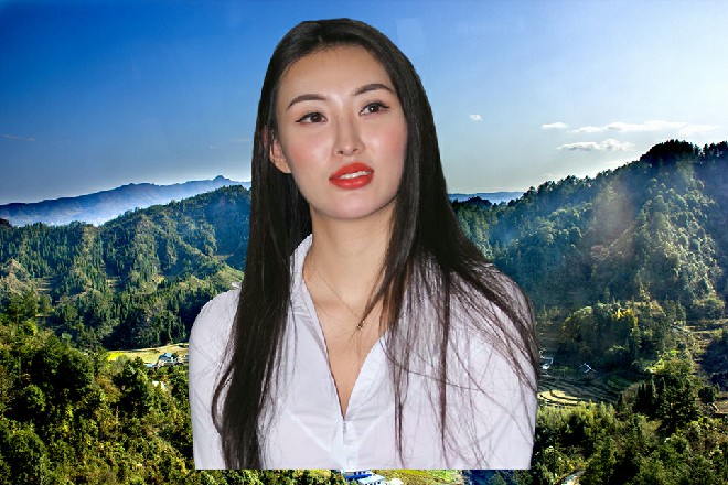他明明没有这个想法，分明是维拉“强行安排，让他充当电影的重要角色。
