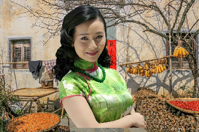 他们承认，开头就是爆炸，盛大的焰火，确实很漂亮，很绚烂，很壮观，很……逼真。