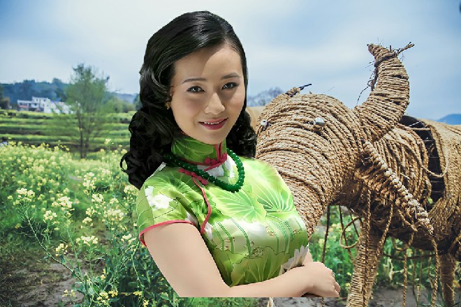 他炫耀起来,“我这里,还有绝版影片。全世界,只剩下我这张胶片,独一无二。