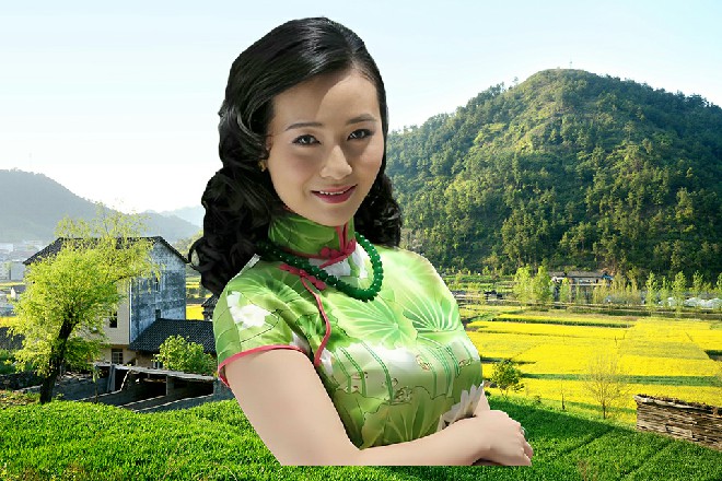至于《太空堡垒》的观众,走出来的时候说说笑笑,表情还有几分惊喜的神色。