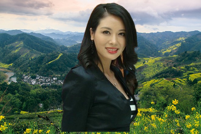 尽管他的脸色如常，但是作为多年的朋友，旁边的张煌轻易察觉出来，他的情绪变化。