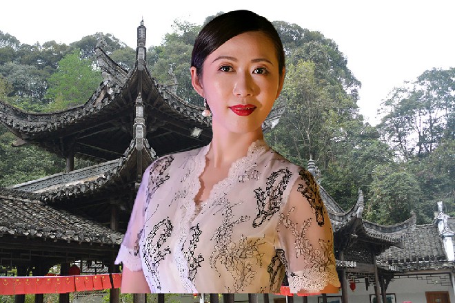 不知道是公司内部人员,还是机场的工作人员,或者干脆就是,专线的机组人员。