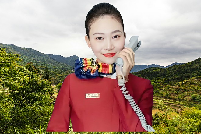 “当然是……叶子衿眨着清丽的眸子,“我粉丝?或者……影评人之类?
