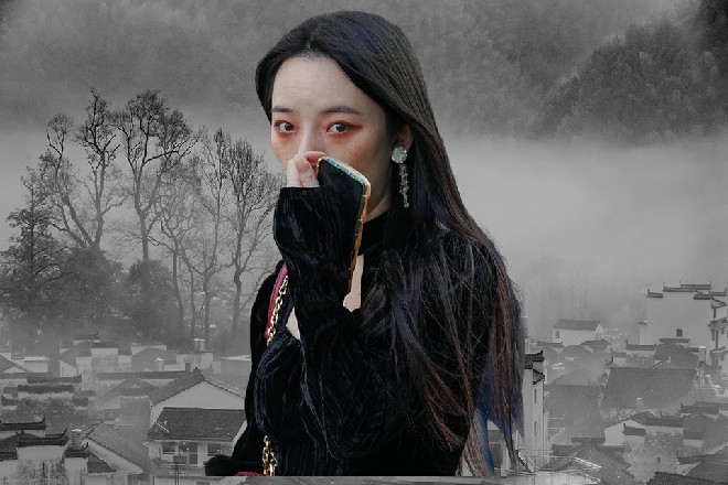 在车门即将关闭的瞬间，Spop的目光一转，就看到了人群中，出现了叶子衿的身影。