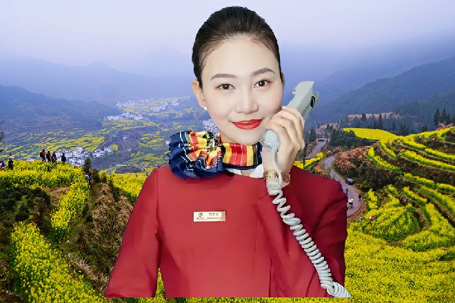 场馆的观众,也意识到了什么,纷纷收敛了动作,目光投向了后台出口方向。