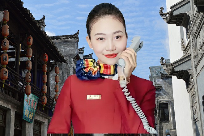 中年记者摇头,有几分轻视,“你居然真的认为,这只是电影庆功宣传的秀场。