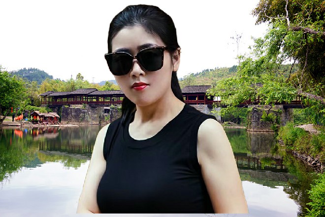 JM假面拍桌子,勃然大怒,反过来厉声质问,“你居然为了一群智障跟我分手?