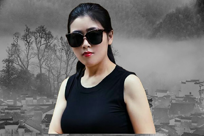 JM假面绕过了幕布,准备走到媒体区域,接受一些常规的采访,吹捧名爵奖几句。