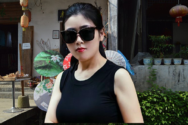 什么多年,分明才两年好不好。两年升一线,就算掺了水分,也算是准一线。