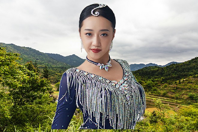出乎JM假面意料,打杂工摇头,“我早辞职了……呃,或者说,我是被开除的。
