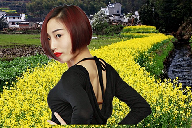 这不是他的主意，而是摄影师充分发挥主观能动性，带着几个助理捣弄出来的。