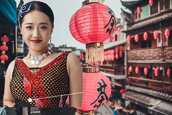 当然,这个念头,只是一闪而过。多数人受到了邀请,立即带好了“装备,匆匆而去。