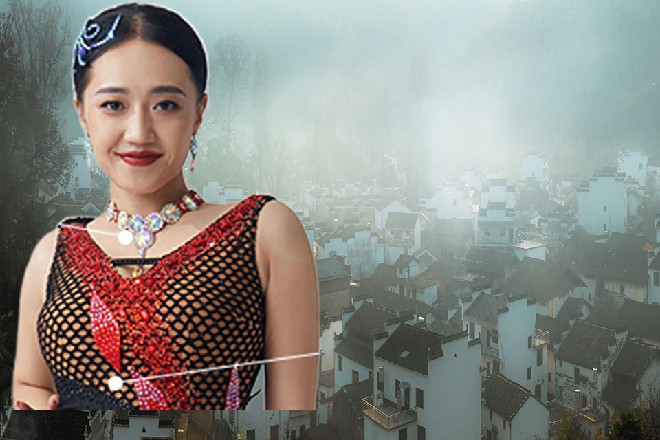 父母开口,打破了女主角的幻想。原来他们早知道,女主角加入模特队的事情。