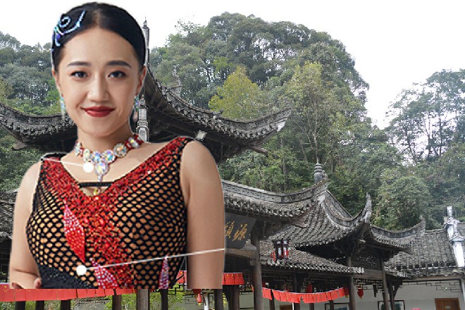 张煌大笑,“目前为止,青年导演中,我最看好的是他,还有另外一个……