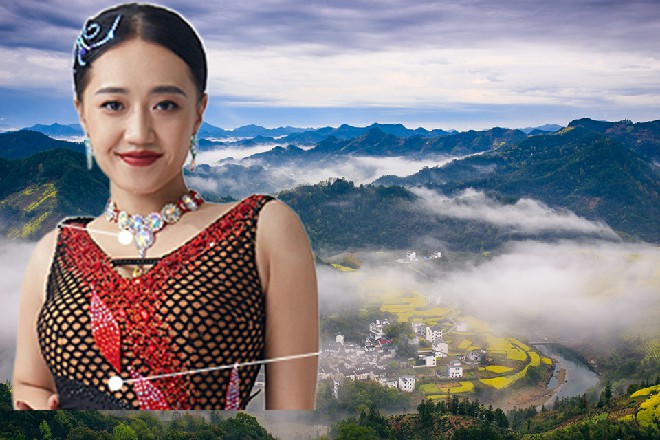 主要是这时候,墙壁镶嵌的百寸电视屏幕,正在播放爱乐城的时尚大秀视频。