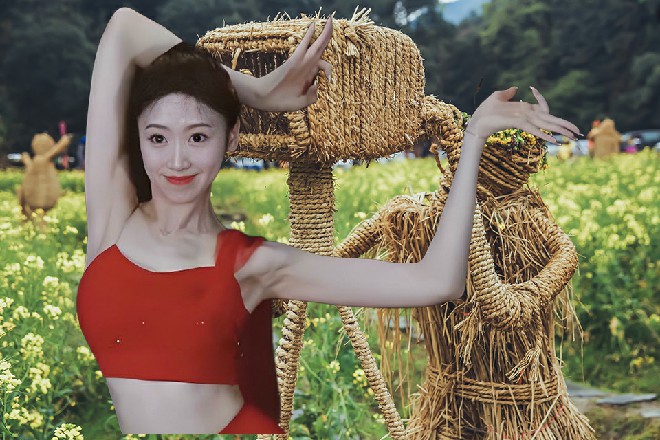 一个破败的山寨，被波光覆盖在内。最正中的圆点下，则是一所破败的小学。