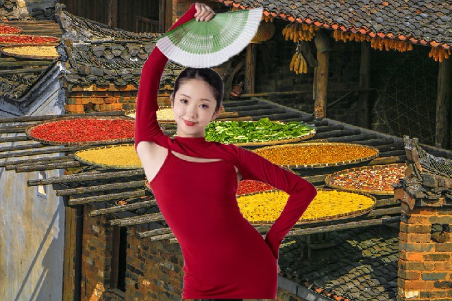 没有经验借鉴,让她担心自己的表现,如果失误了怎么办,会不会沦落为笑柄?