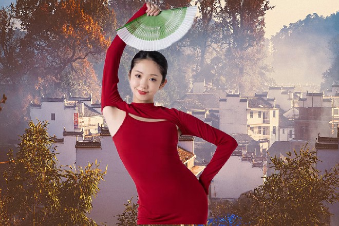 他们是在宣传活动中,积极打榜,完成任务,再通过抽签,幸运拿到门票的普通观众。