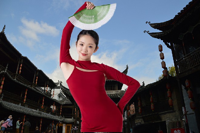 不少人轻轻摇头,打算放弃了。当然也有人目光闪烁,琢磨着就算失败,也要挣扎一下。
