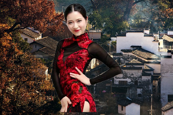 一会儿，他平息心态，才想搜索《功夫》的评价。大巴车却停了下来，第一站路演到了。
