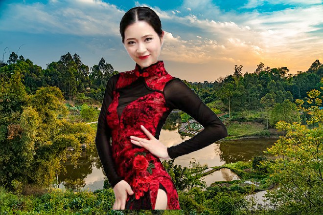 文章中,详细介绍了草莽工作室的情况,重点提到了风靡一时的两部火爆短剧。