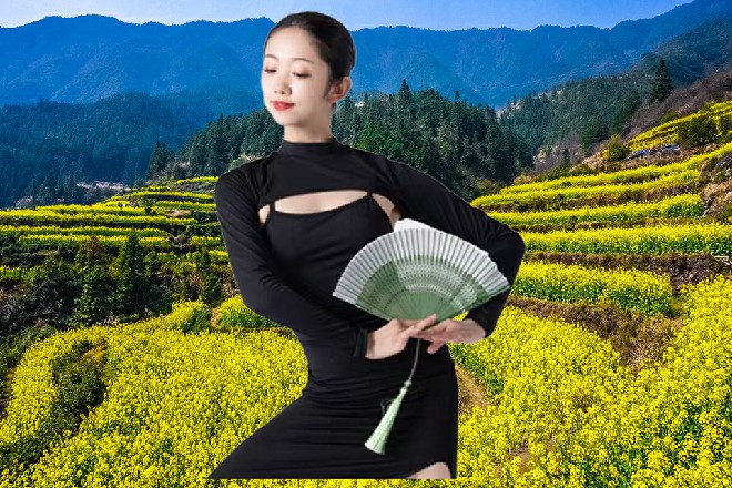 Spop沉吟了下，轻声道：“一会儿，你问下红姐，有些事情最终还是由她来解决。