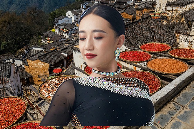 Spop回到了住所,一堆人立即涌了过来。一个个人的眼睛里,好像在放光,又闪又亮。