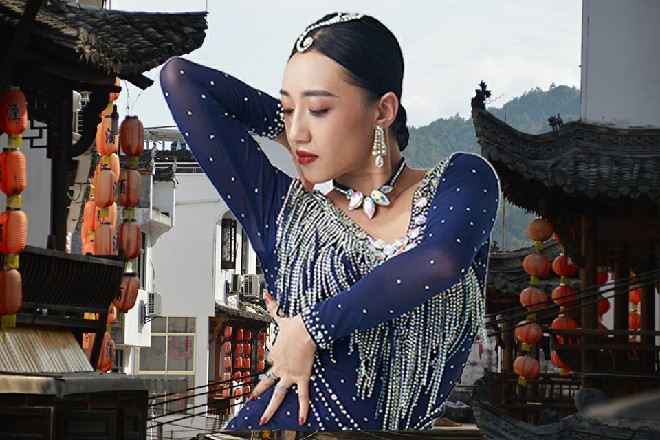 他想到了这两天的风向,心中微微一动,立即问道:“《超体2》安排在哪个放映厅?