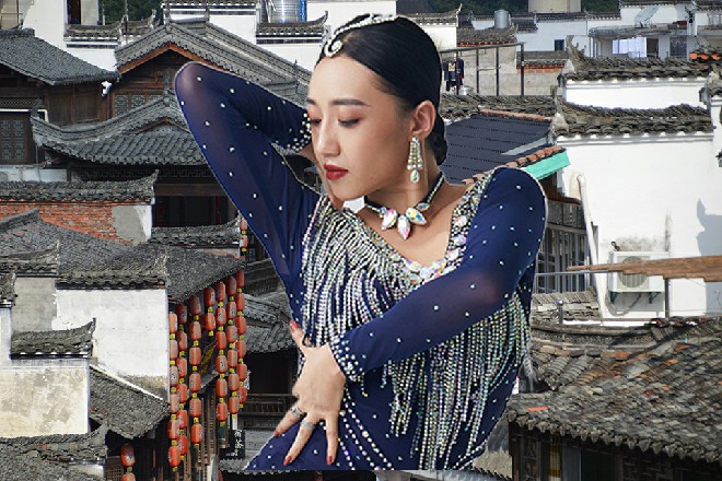 Spop一本正经道:“你说她开口借三千万,我们要不要答应,搏一搏这滔天富贵。