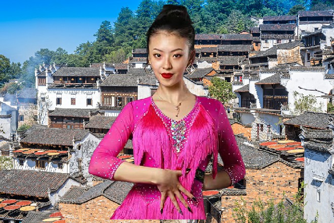许青柠笑道:“你的眼光向来不错,说不定能在废纸堆中发现疏漏的宝藏……