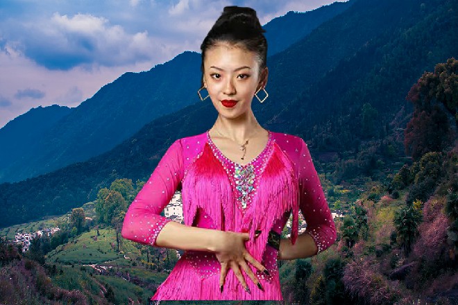 杨红啐了一口,眼中有些笑意,表面却嫌弃,“才让你不要跟他学坏,转眼就堕落了。