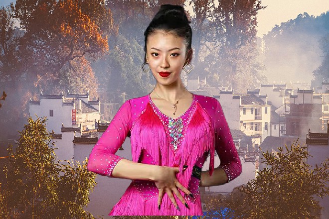 这时候,维拉与几个人,在给电影渲染、调色,顺便添加一些“五毛特效。