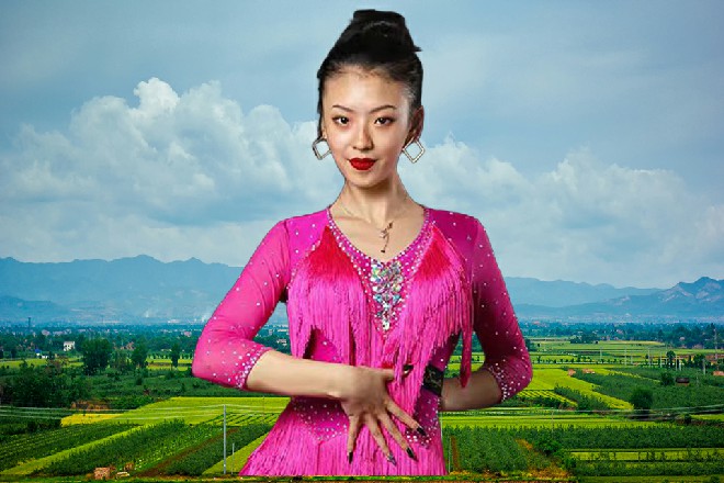 谁做得过分了,再来个杀鸡儆猴,杀一杀歪风邪气。总而言之,一切尽在他的掌握之中。