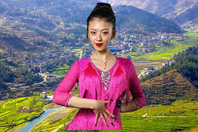 他觉得不妥,又补充,“我是绝对舞力,但不是大导演,只不过是个小演员,兼职小导演。