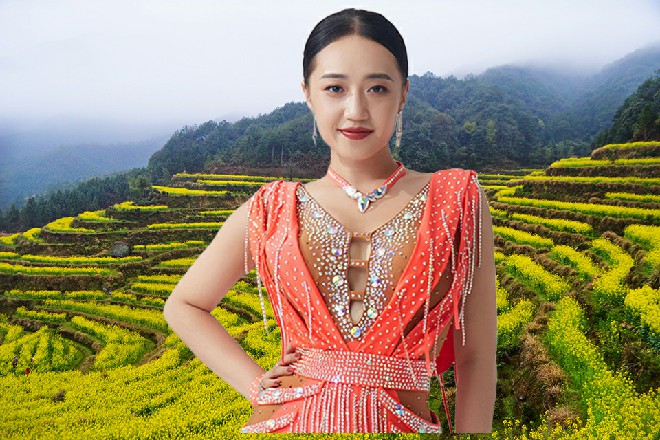 不过到了最后，莫怀宣作总结陈词的时候，忽然没征兆的笑了，这让大家莫名其妙。
