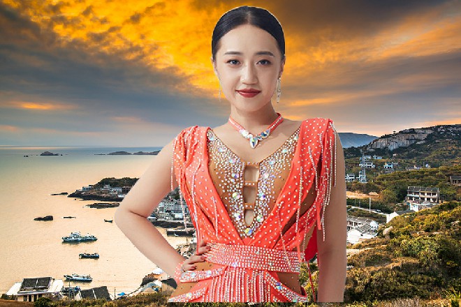 其他人这才满意收回目光，就哪个明星、演员的表现最好展开了激烈的讨论……