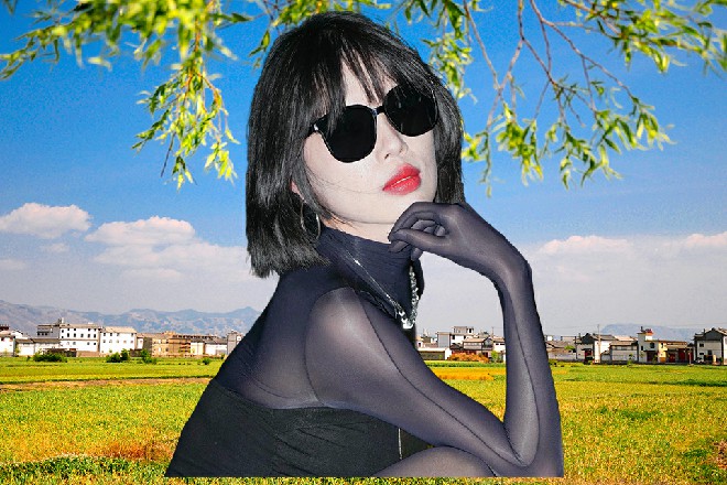 韩小蔓也明白这个道理,秀眉轻蹙,“这意味着它的首日票房,或许有四五亿?